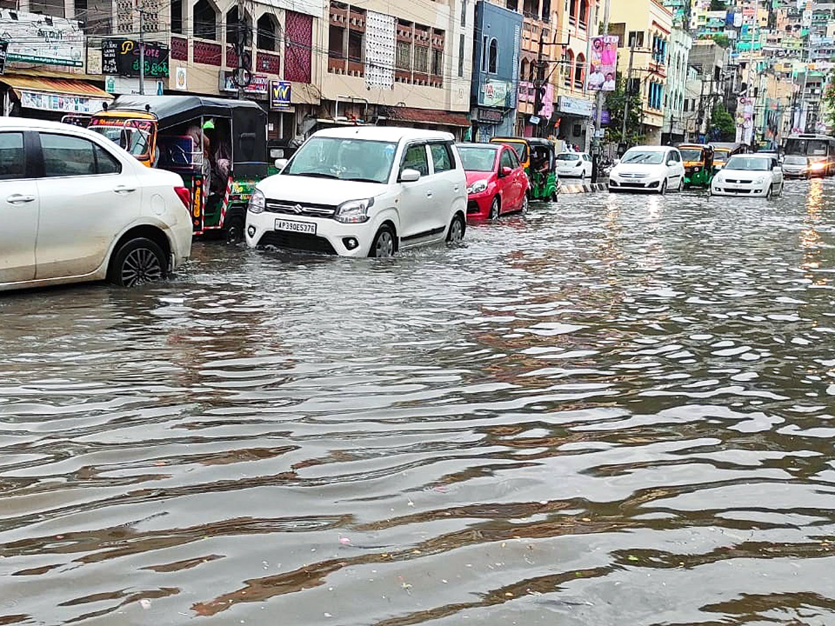 Heavy rains and thunderstorm in both Telugu states  - Sakshi34