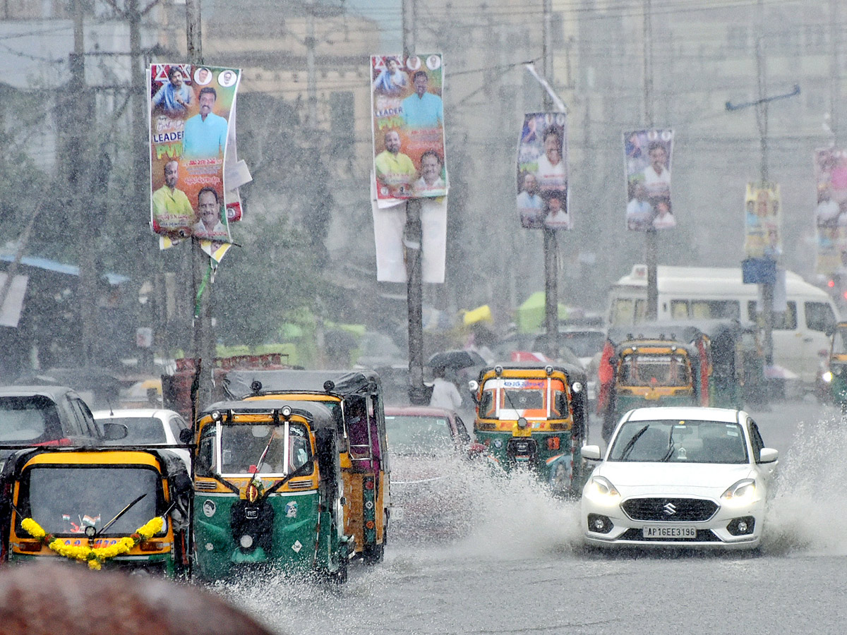 Heavy rains and thunderstorm in both Telugu states  - Sakshi4