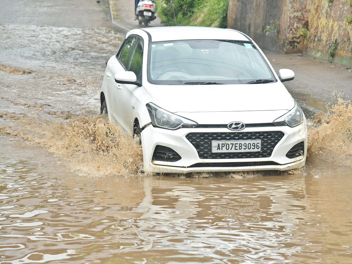 Heavy rains and thunderstorm in both Telugu states  - Sakshi40