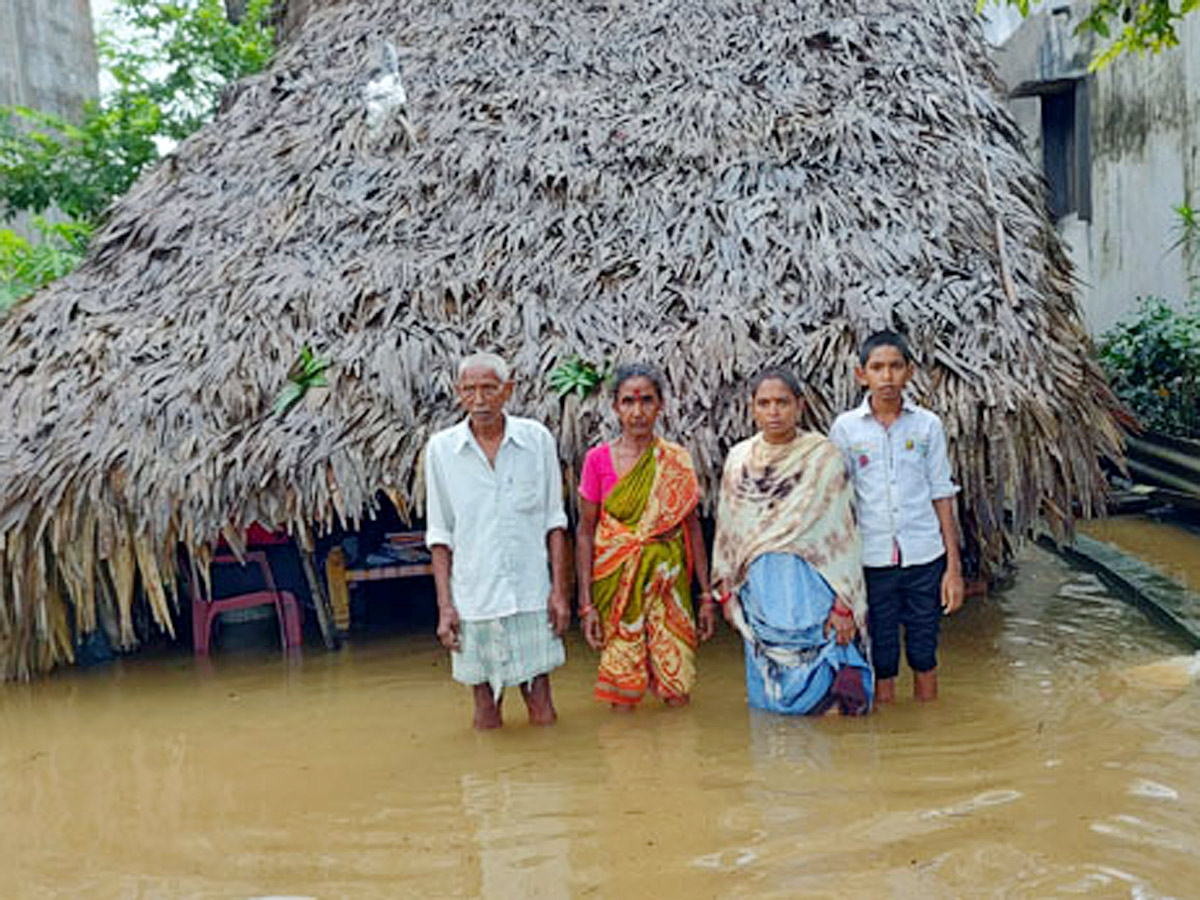 Heavy rains and thunderstorm in both Telugu states  - Sakshi41