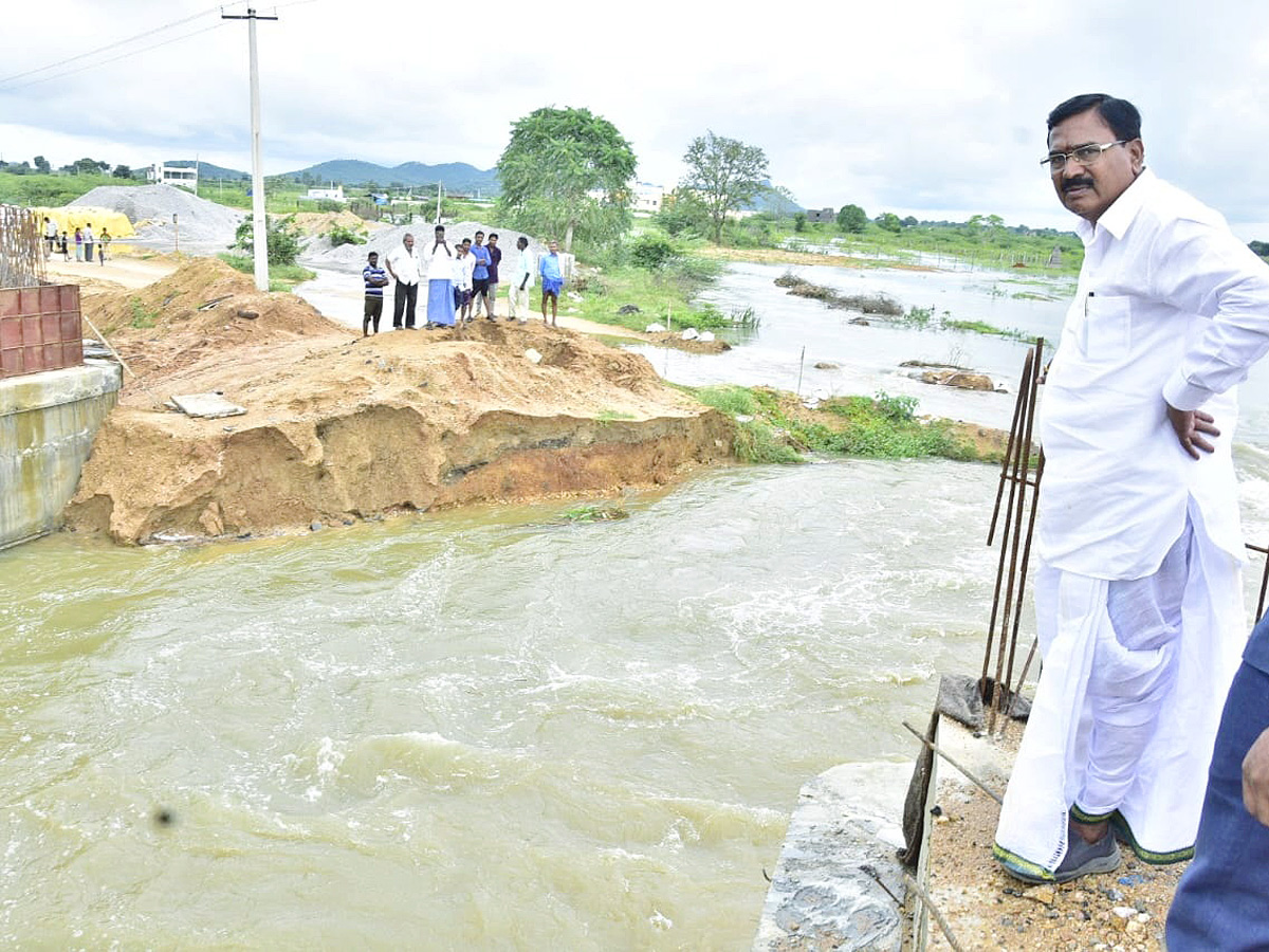 Heavy rains and thunderstorm in both Telugu states  - Sakshi6