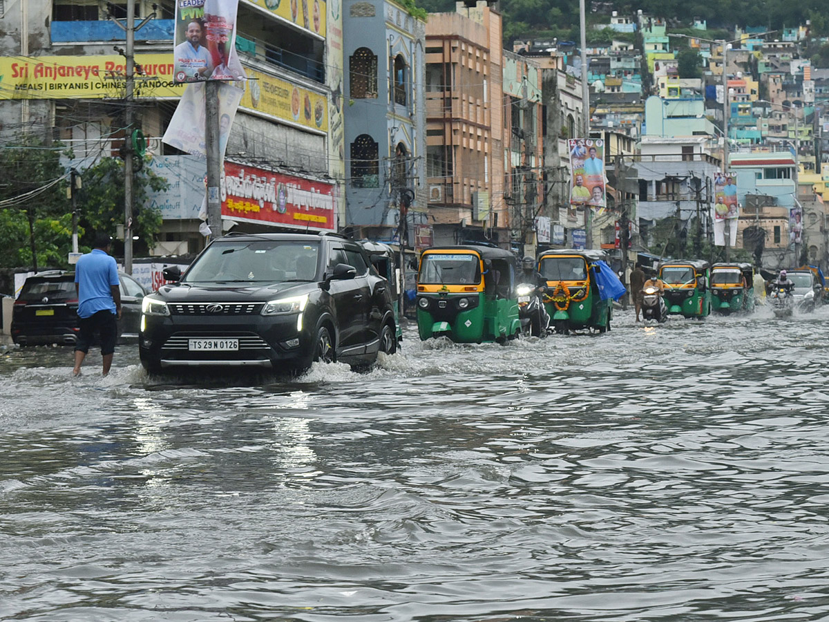 Heavy rains and thunderstorm in both Telugu states  - Sakshi42