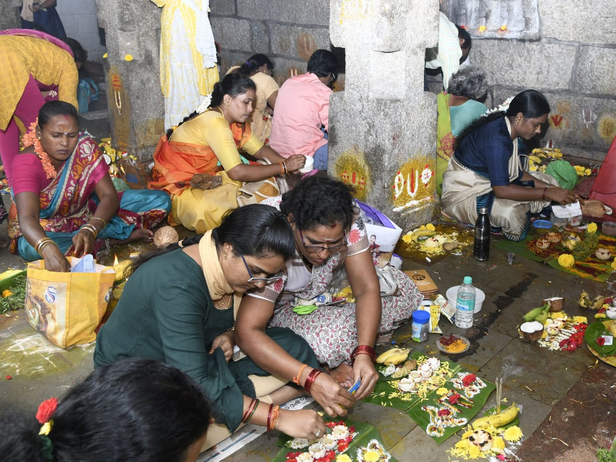 Alipiri Srivari Padala Mandapam resounding with Chants of Govinda  - Sakshi5