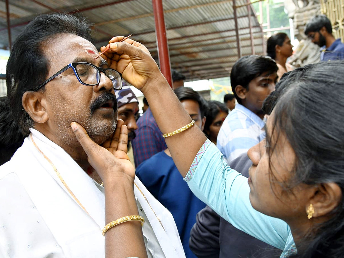 Alipiri Srivari Padala Mandapam resounding with Chants of Govinda  - Sakshi12