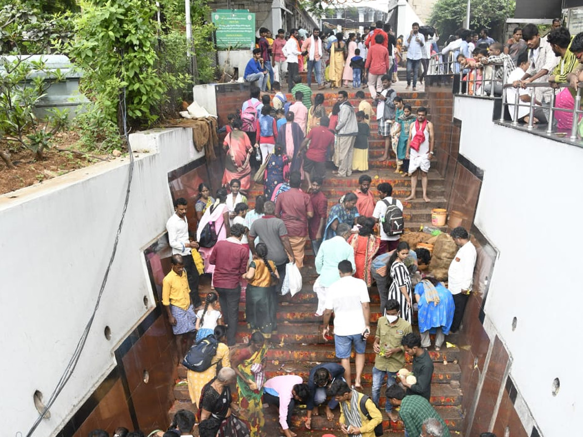 Alipiri Srivari Padala Mandapam resounding with Chants of Govinda  - Sakshi17