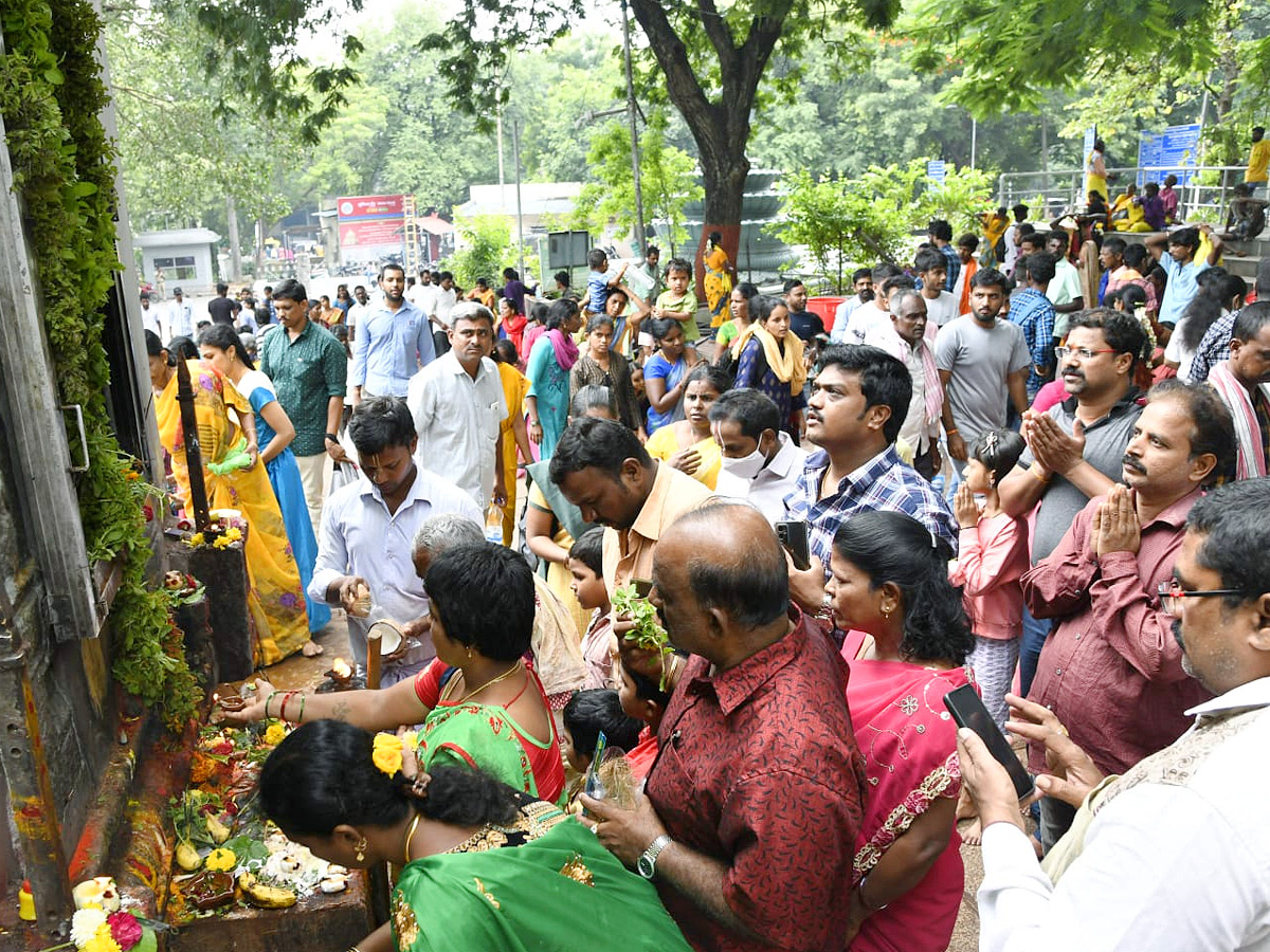 Alipiri Srivari Padala Mandapam resounding with Chants of Govinda  - Sakshi18