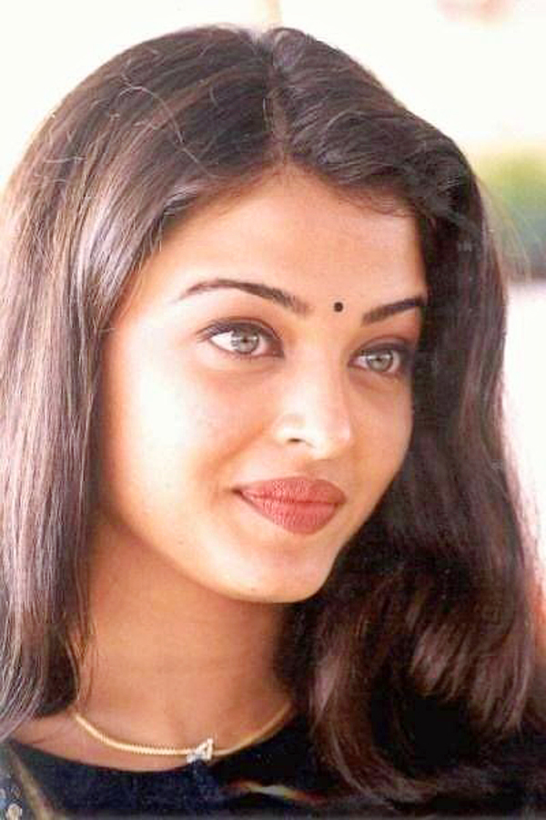 Aishwarya Rai Bachchan Birthday Special Photos - Sakshi36