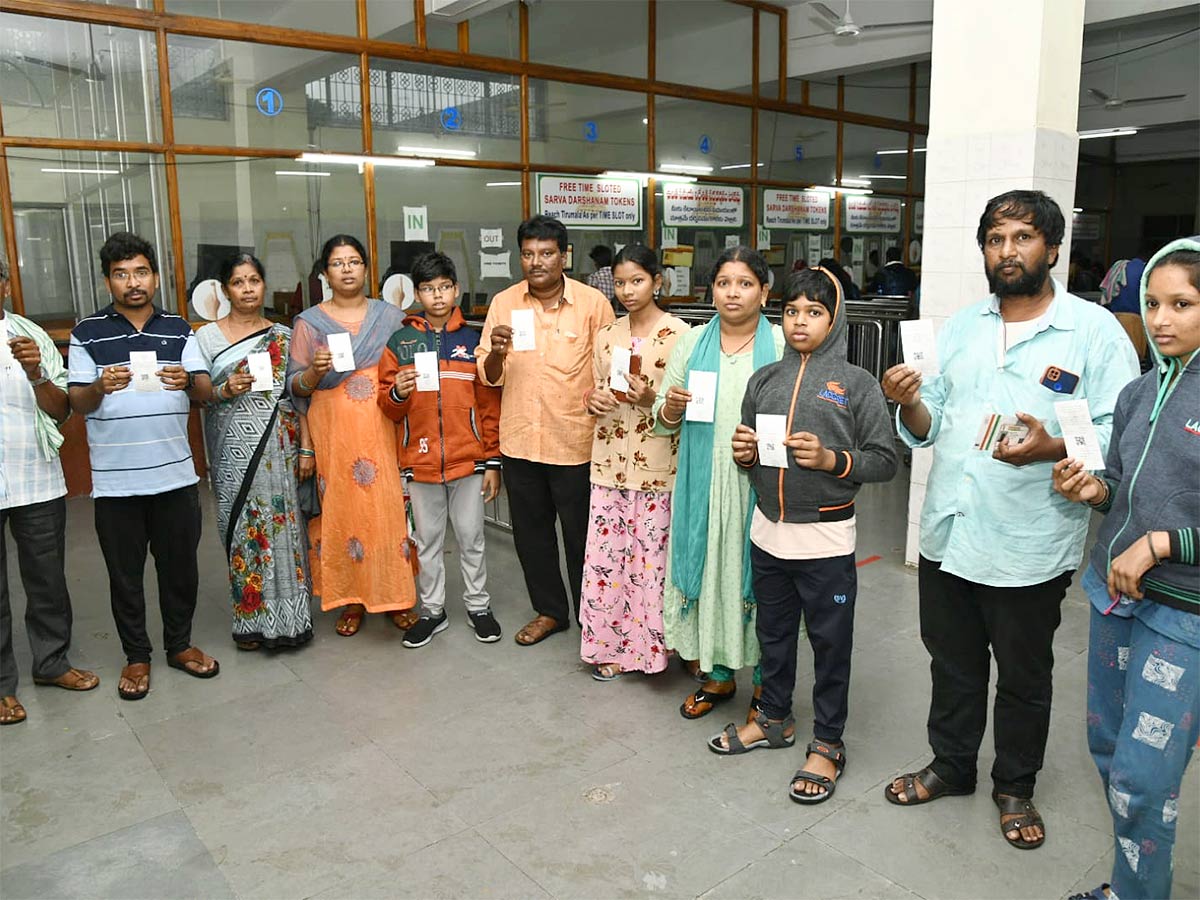 Sarva Darshan Tokens issued at Tirupati Bhudevi complex for Srivari Darshan - Sakshi14