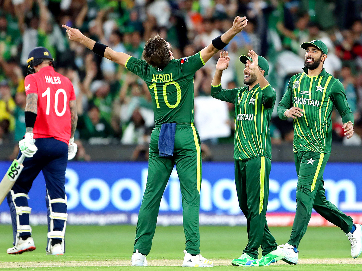 England beat Pakistan by 5 wickets to win T20 World Cup 2022 - Sakshi18