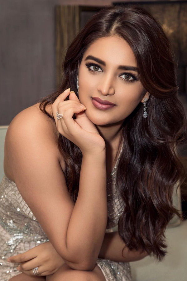 Nidhhi Agerwal Latest photos  - Sakshi16