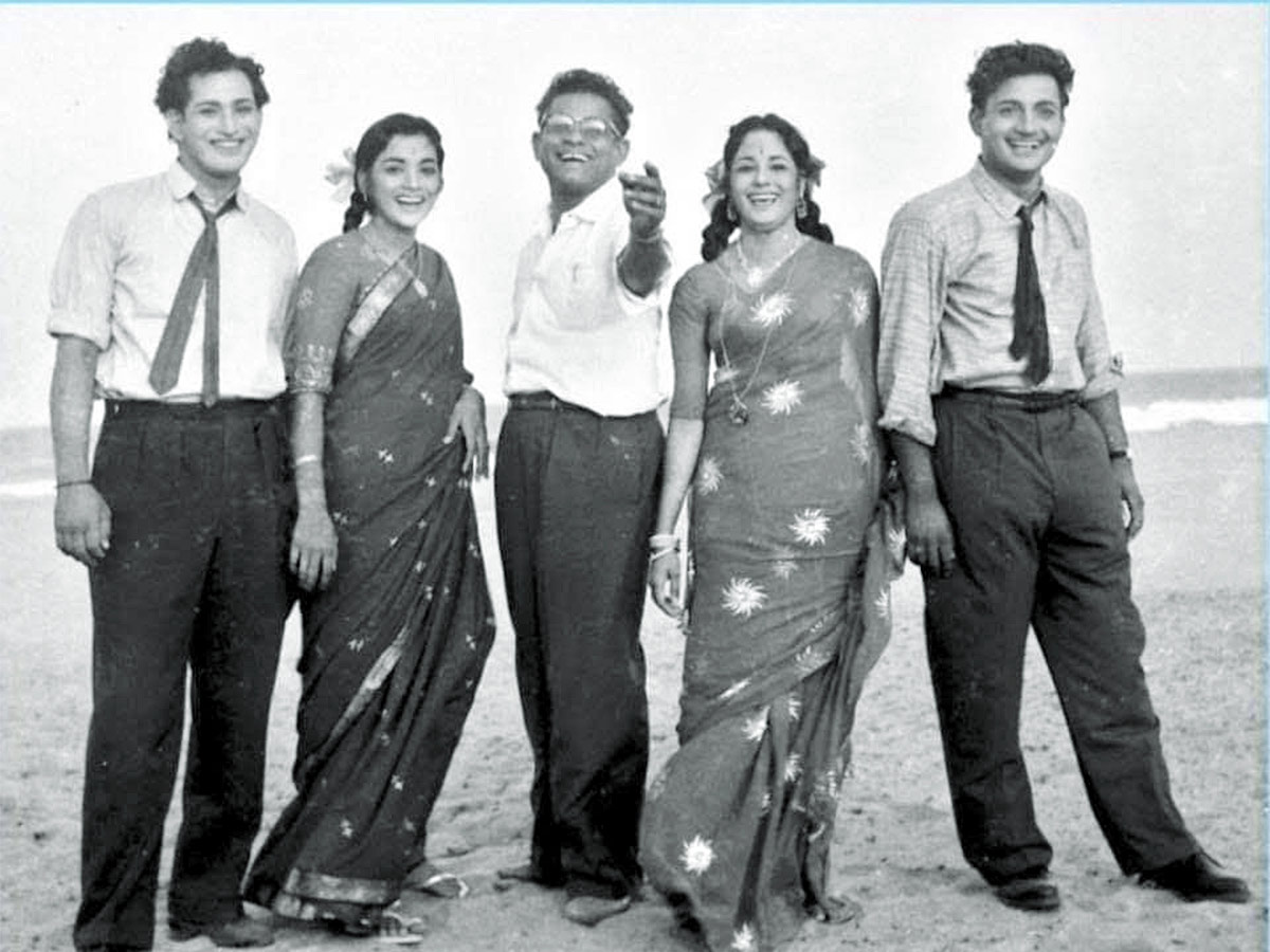 Rare Pictures Of Krishna Met With Political And Cine Celebrities - Sakshi19