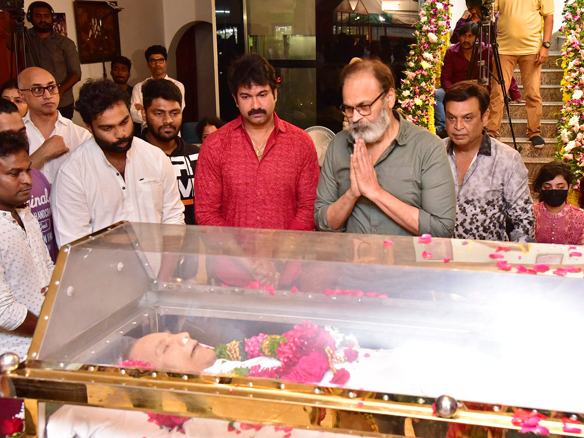 Superstar Krishna Death: Cine Celebrities, Politicians Pay Tributes, Photo Gallery Viral - Sakshi11