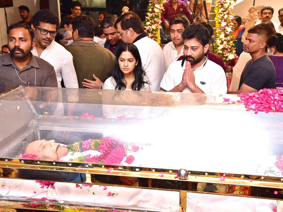 Superstar Krishna Death: Cine Celebrities, Politicians Pay Tributes, Photo Gallery Viral - Sakshi14