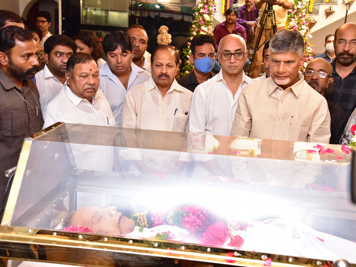 Superstar Krishna Death: Cine Celebrities, Politicians Pay Tributes, Photo Gallery Viral - Sakshi15