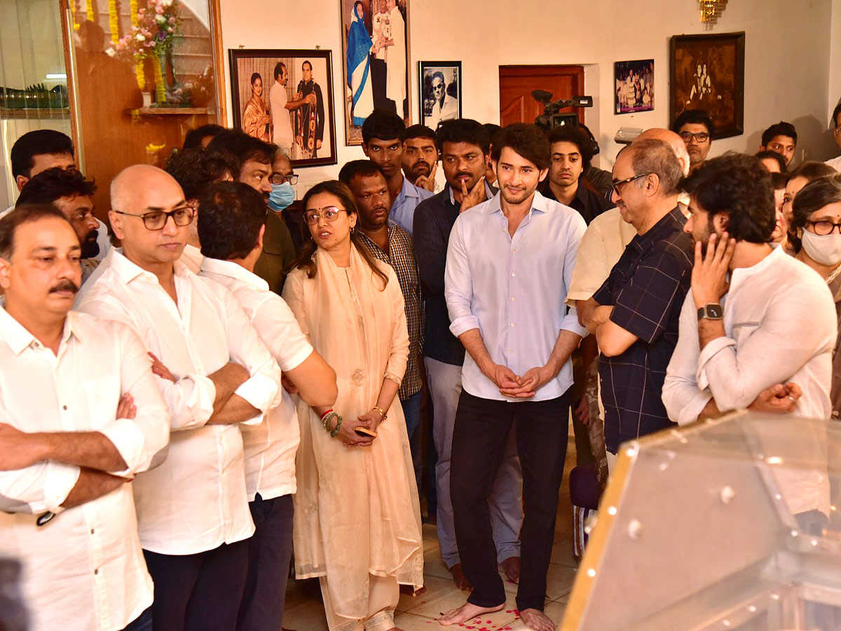 Superstar Krishna Death: Cine Celebrities, Politicians Pay Tributes, Photo Gallery Viral - Sakshi26