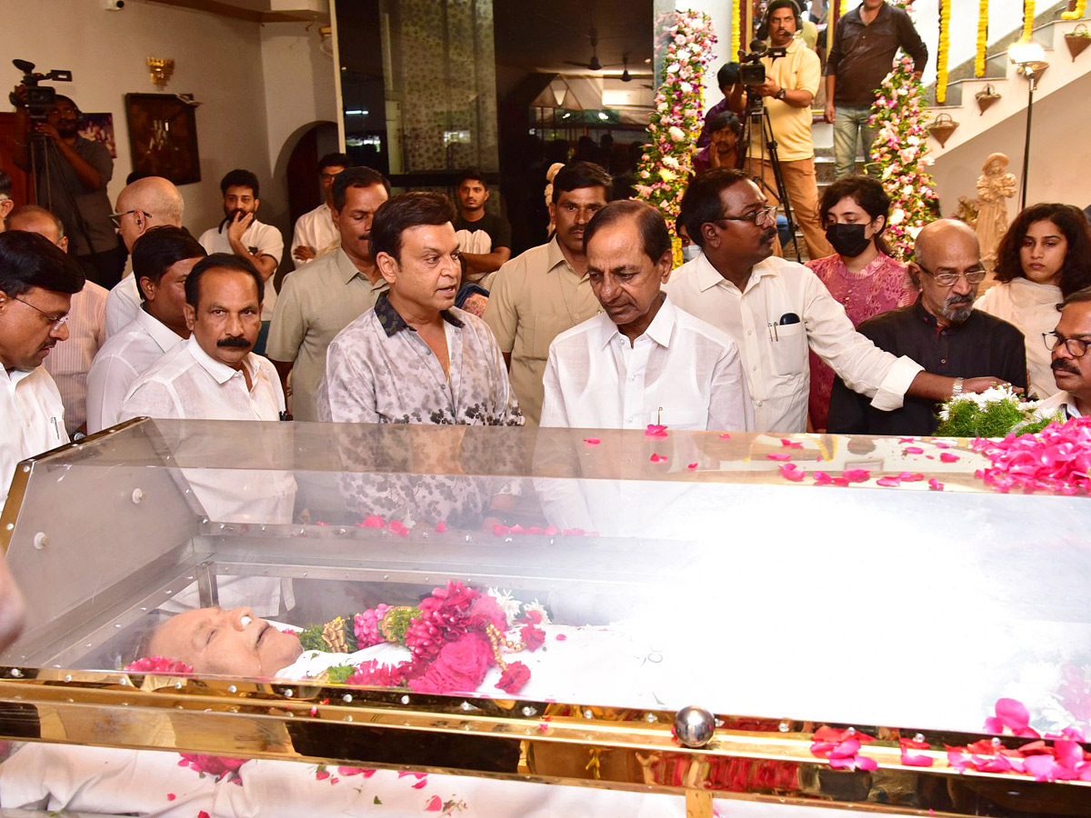 Superstar Krishna Death: Cine Celebrities, Politicians Pay Tributes, Photo Gallery Viral - Sakshi8