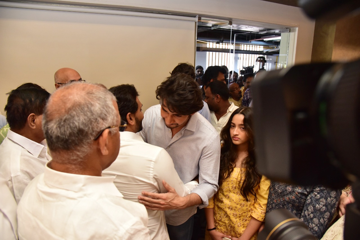 AP CM YS Jagan Pays Last Respects To Superstar Krishna - Sakshi13