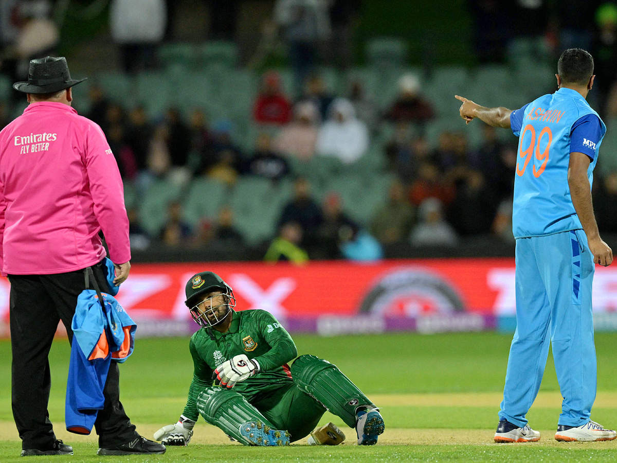 India beat Bangladesh by 5 runs Photo Gallery - Sakshi18