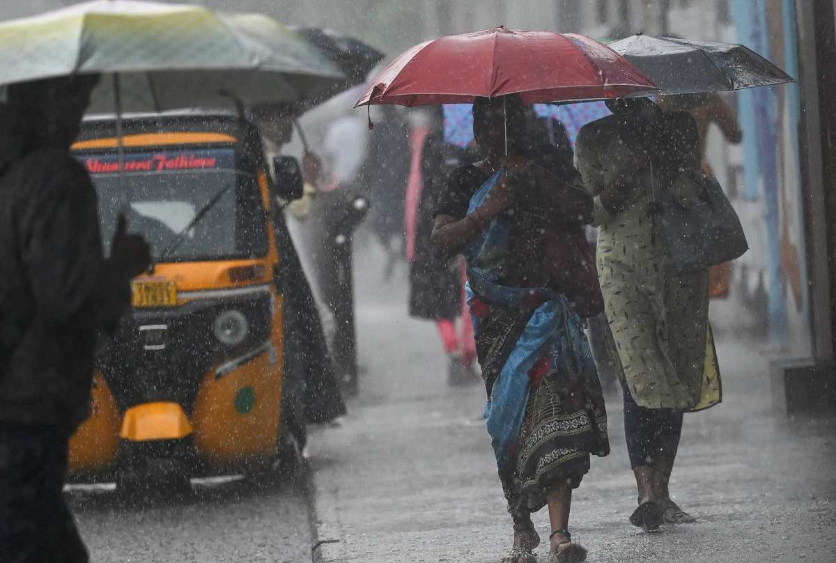 Heavy Rain Lashes in Tamil Nadu  - Sakshi3