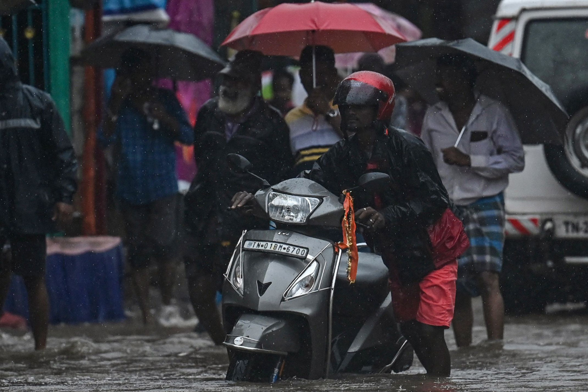 Heavy Rain Lashes in Tamil Nadu  - Sakshi9