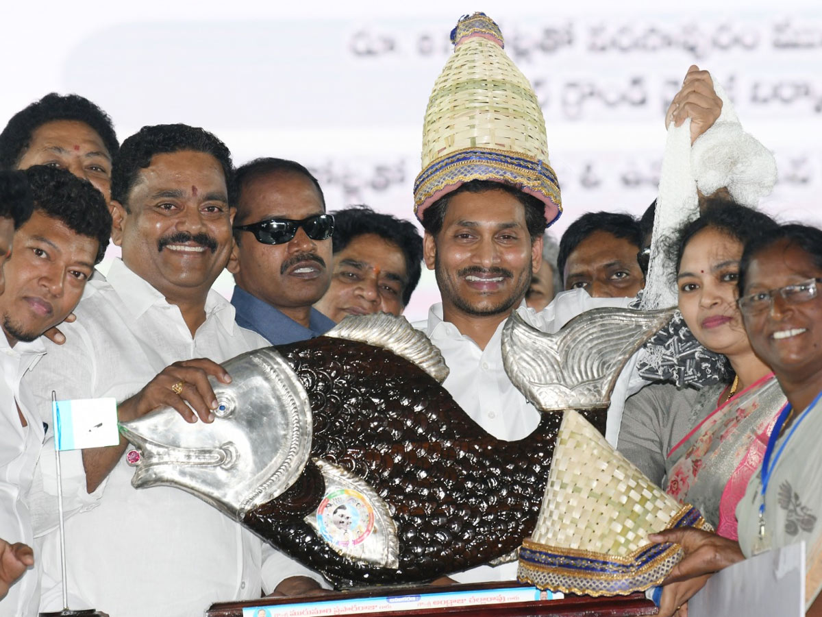 CM YS Jagan visit Narasapuram Tour West Godavari District Photo Gallery - Sakshi6