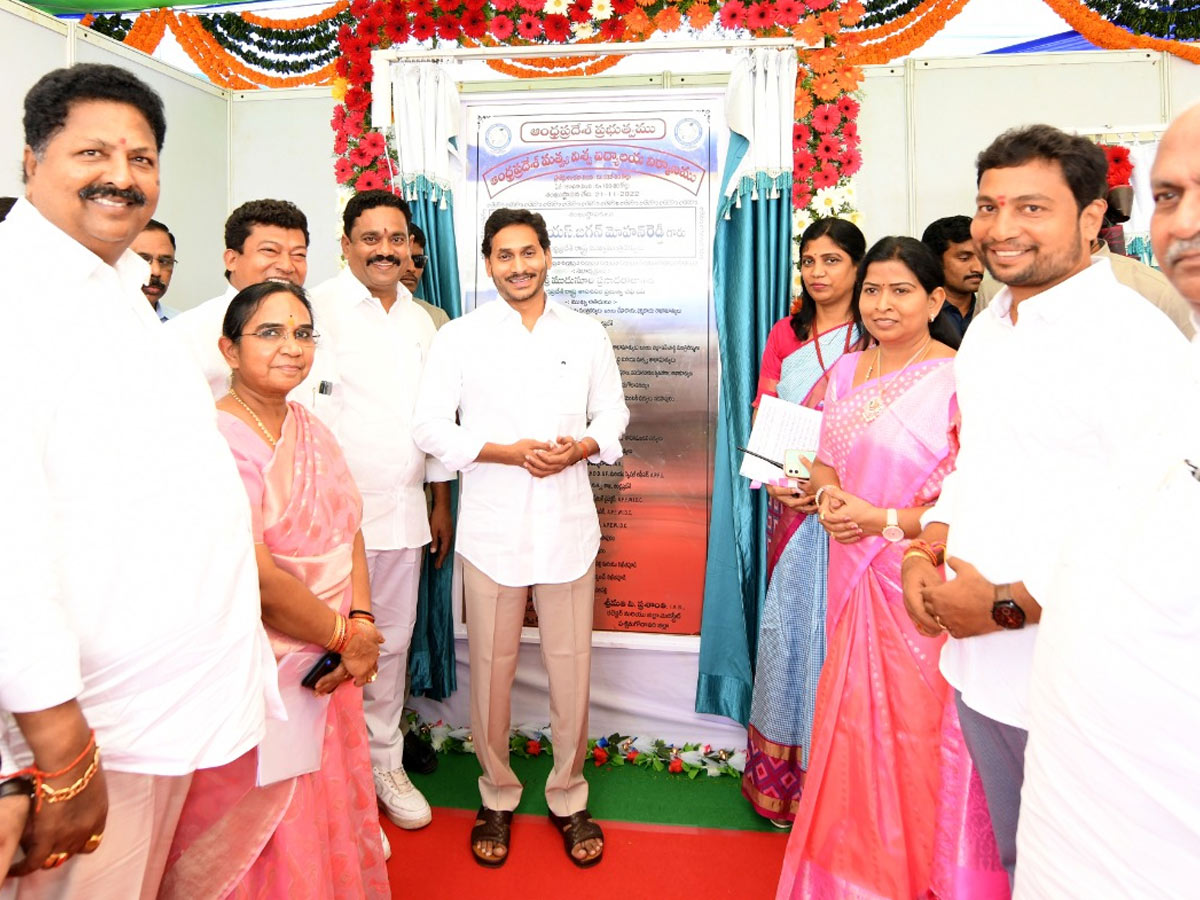 CM YS Jagan visit Narasapuram Tour West Godavari District Photo Gallery - Sakshi12