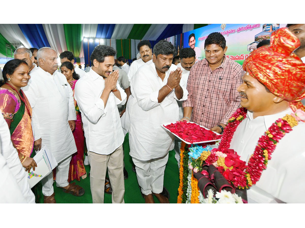 CM YS Jagan visit Narasapuram Tour West Godavari District Photo Gallery - Sakshi18