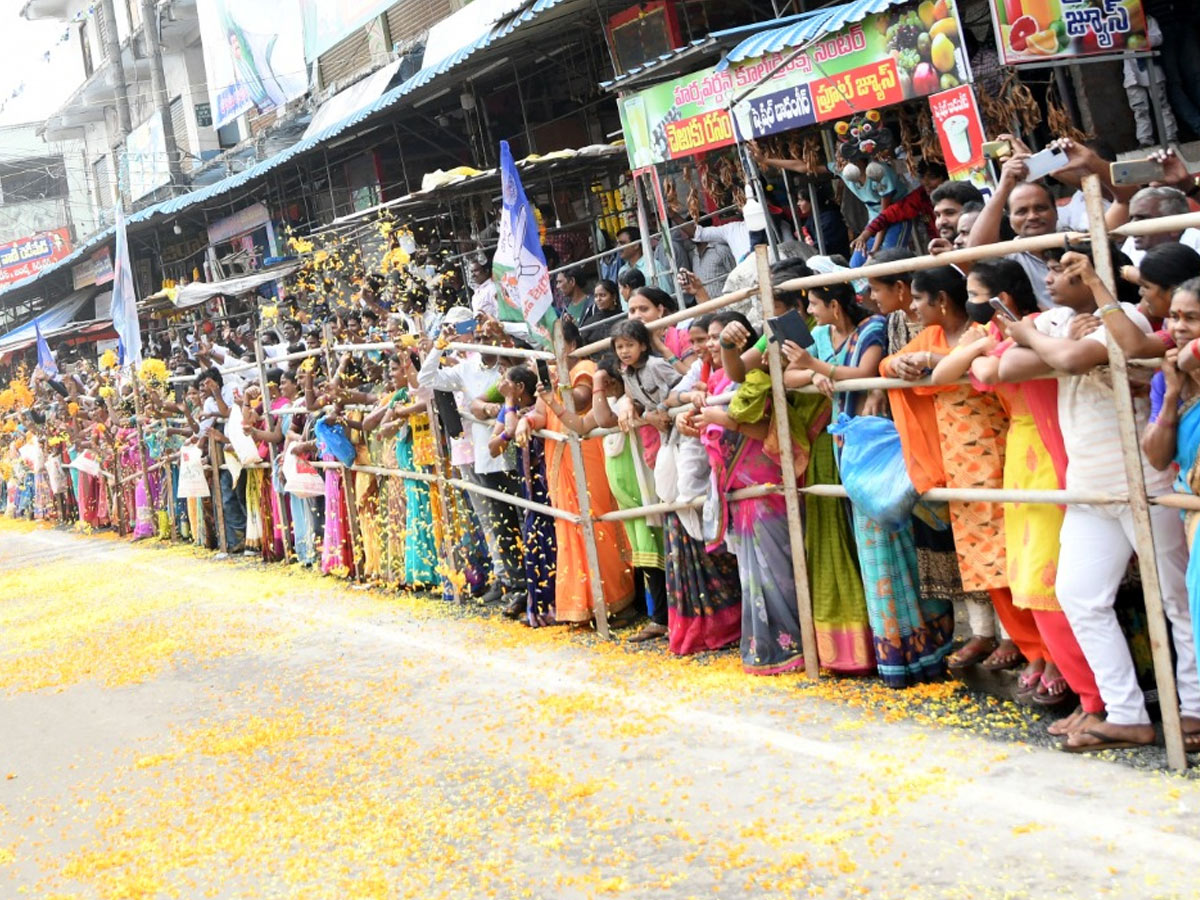 CM YS Jagan visit Narasapuram Tour West Godavari District Photo Gallery - Sakshi2