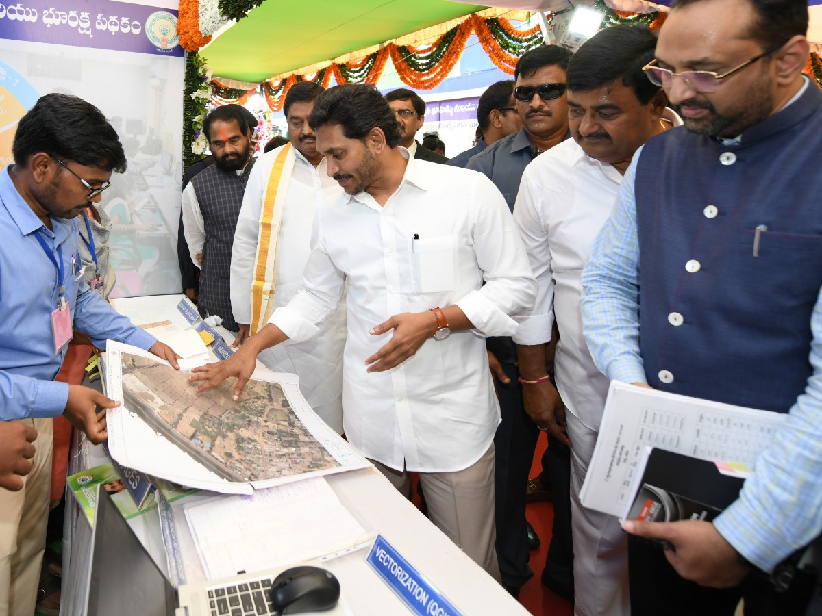 CM Jagan Narasannapeta Tour Srikakulam District Photo Gallery - Sakshi10