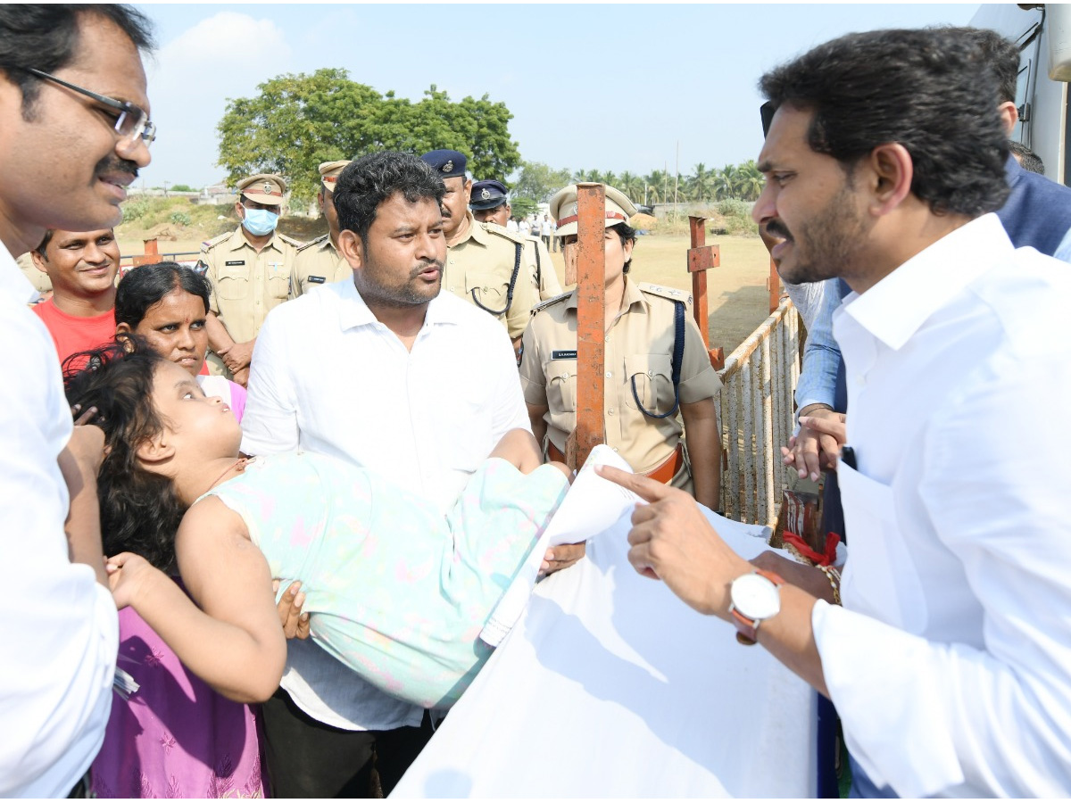 CM Jagan Narasannapeta Tour Srikakulam District Photo Gallery - Sakshi14