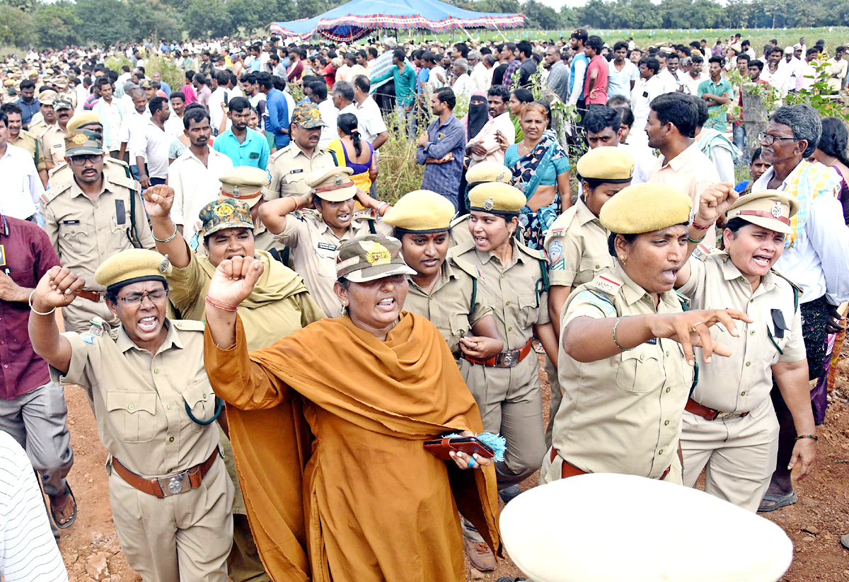 Officials Rushed To Funerals Of Forest Range Officer Srinivasa Rao - Sakshi24