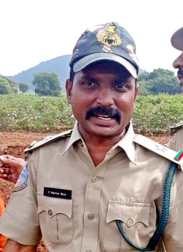 Officials Rushed To Funerals Of Forest Range Officer Srinivasa Rao - Sakshi33