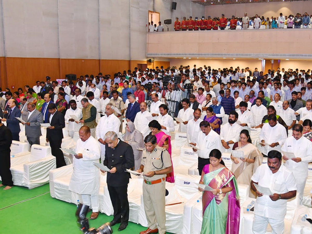 CM Jagan and Governor Biswabhusan Harichandan Participate Constitution Day Celebrations PHoto Gallery - Sakshi15