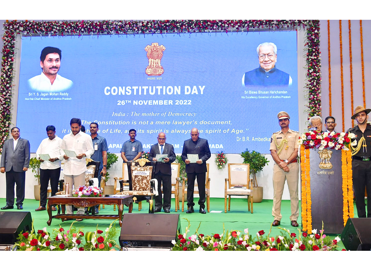 CM Jagan and Governor Biswabhusan Harichandan Participate Constitution Day Celebrations PHoto Gallery - Sakshi19