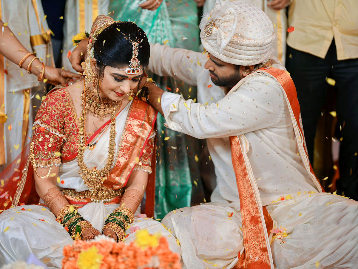 Kannada Actor Aditi Prabhudeva Wedding Photos - Sakshi4