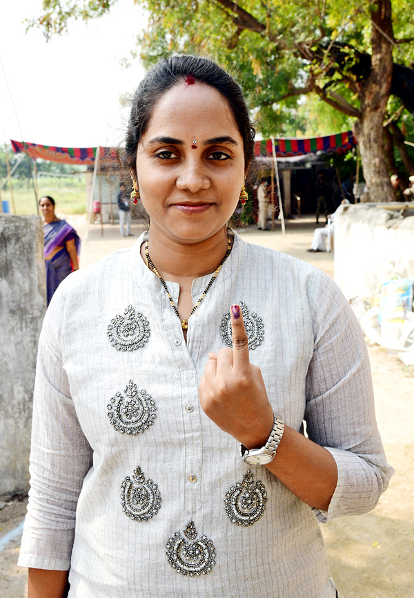 Munugode By Election Polling Photos - Sakshi35