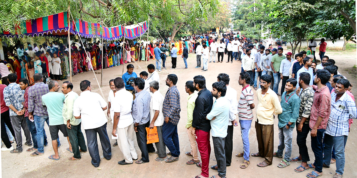 Munugode By Election Polling Photos - Sakshi47