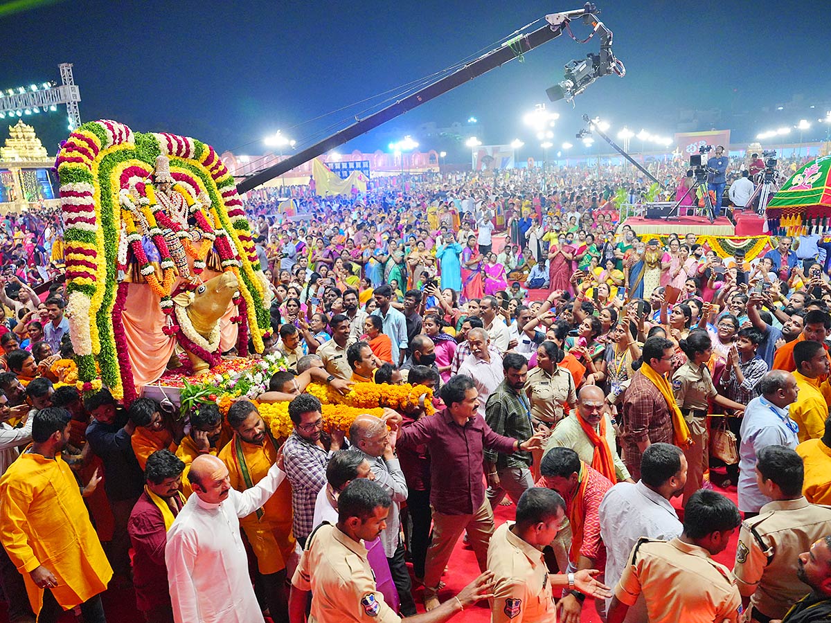 Koti Deepotsavam 2022 in Ntr Stadium Photos - Sakshi15