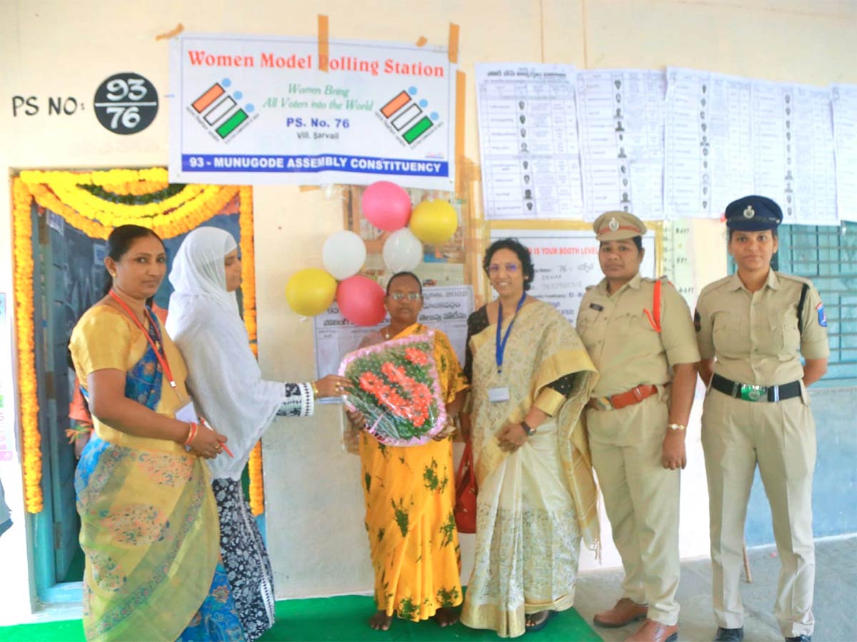 Polling under way in Telangana Munugode assembly constituency byepoll - Sakshi7