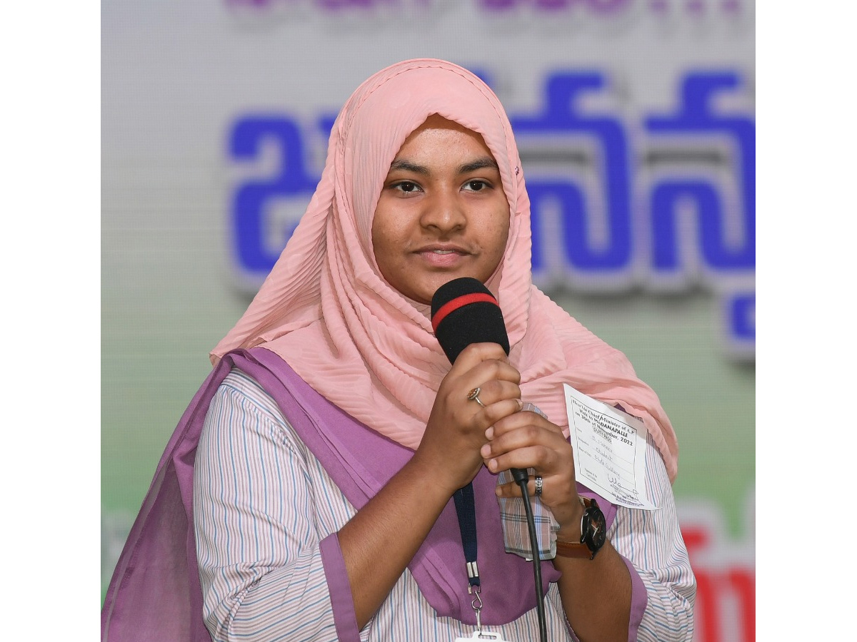 CM Jagan Participated in Jagananna Vidya Deevena at Madanapalle Photo Gallery - Sakshi21