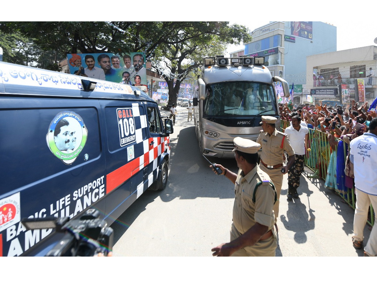 CM Jagan Participated in Jagananna Vidya Deevena at Madanapalle Photo Gallery - Sakshi4