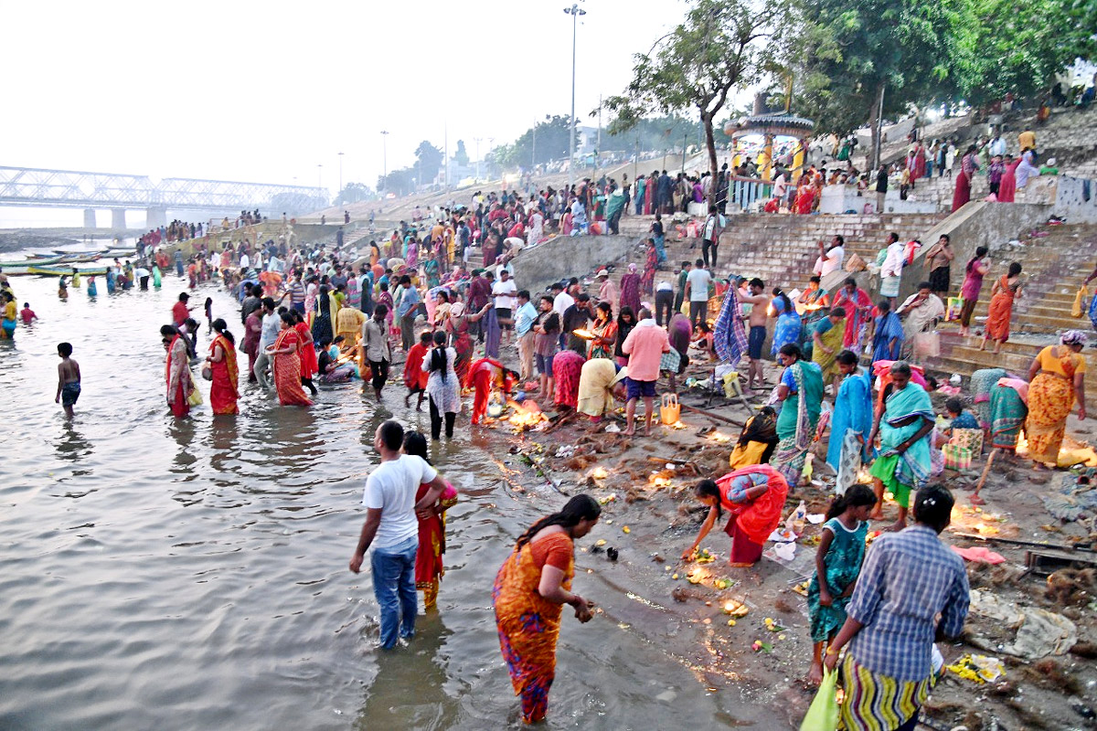 Karthika Masam Celebrations Held at Durga Temple in Vijayawada - Sakshi1