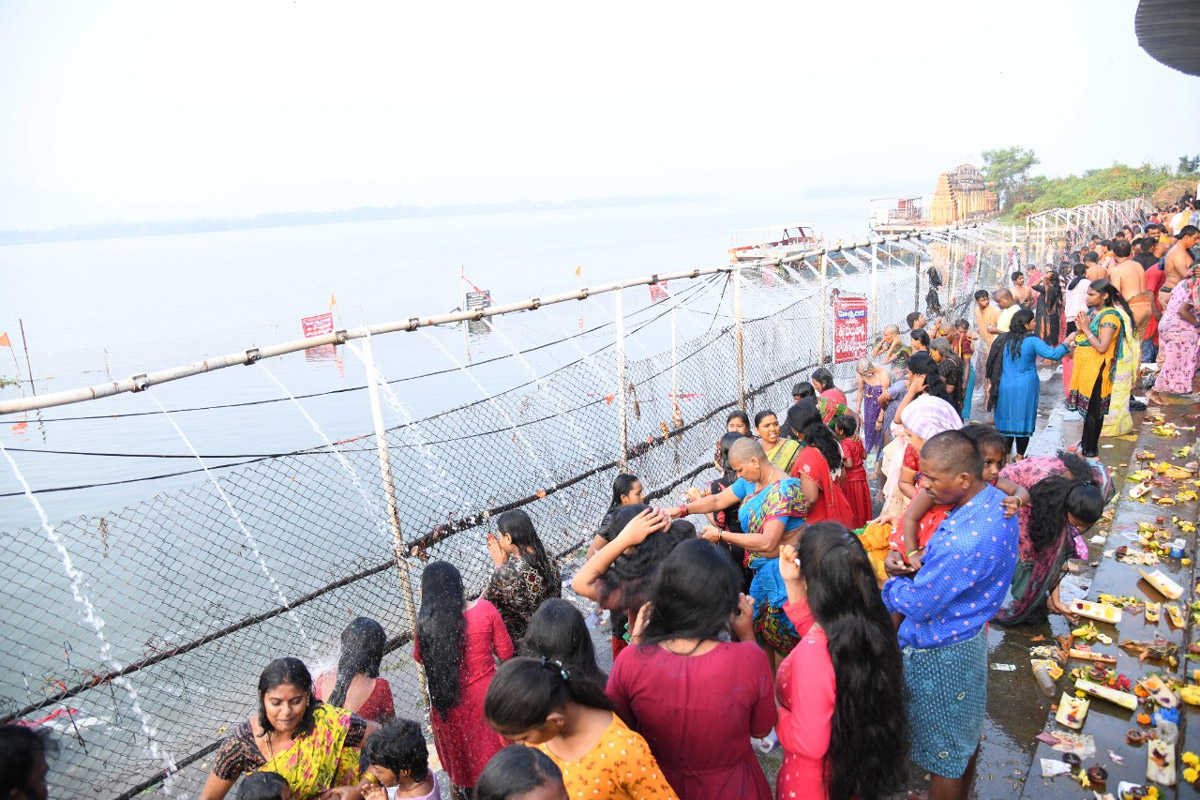 Karthika Masam Celebrations Held at Durga Temple in Vijayawada - Sakshi21