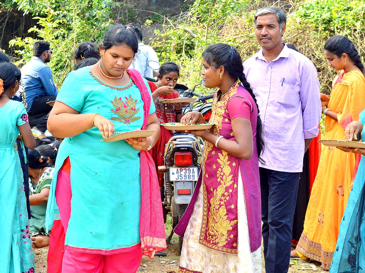 Karthika Masam Special: People Of AP Get Busy With Vana Mahotsavam - Sakshi28