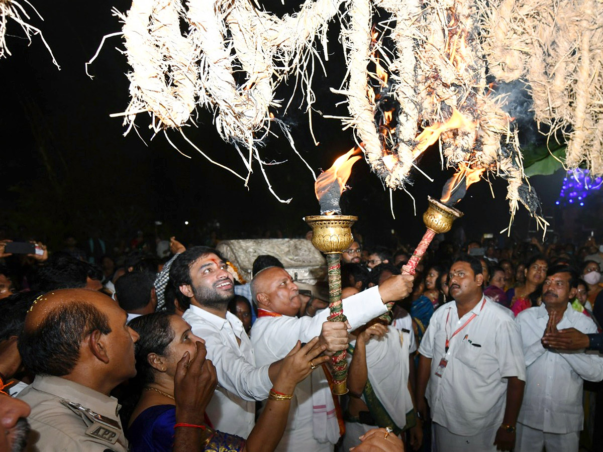 Koti Deepotsavam held at indrakeeladri Durga Temple Photo Gallery - Sakshi10