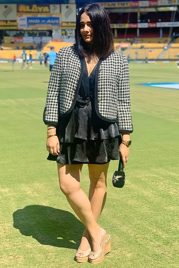 Mayanti Langer is Trending Due To This Her Pics Goes Viral Photo Gallery - Sakshi20