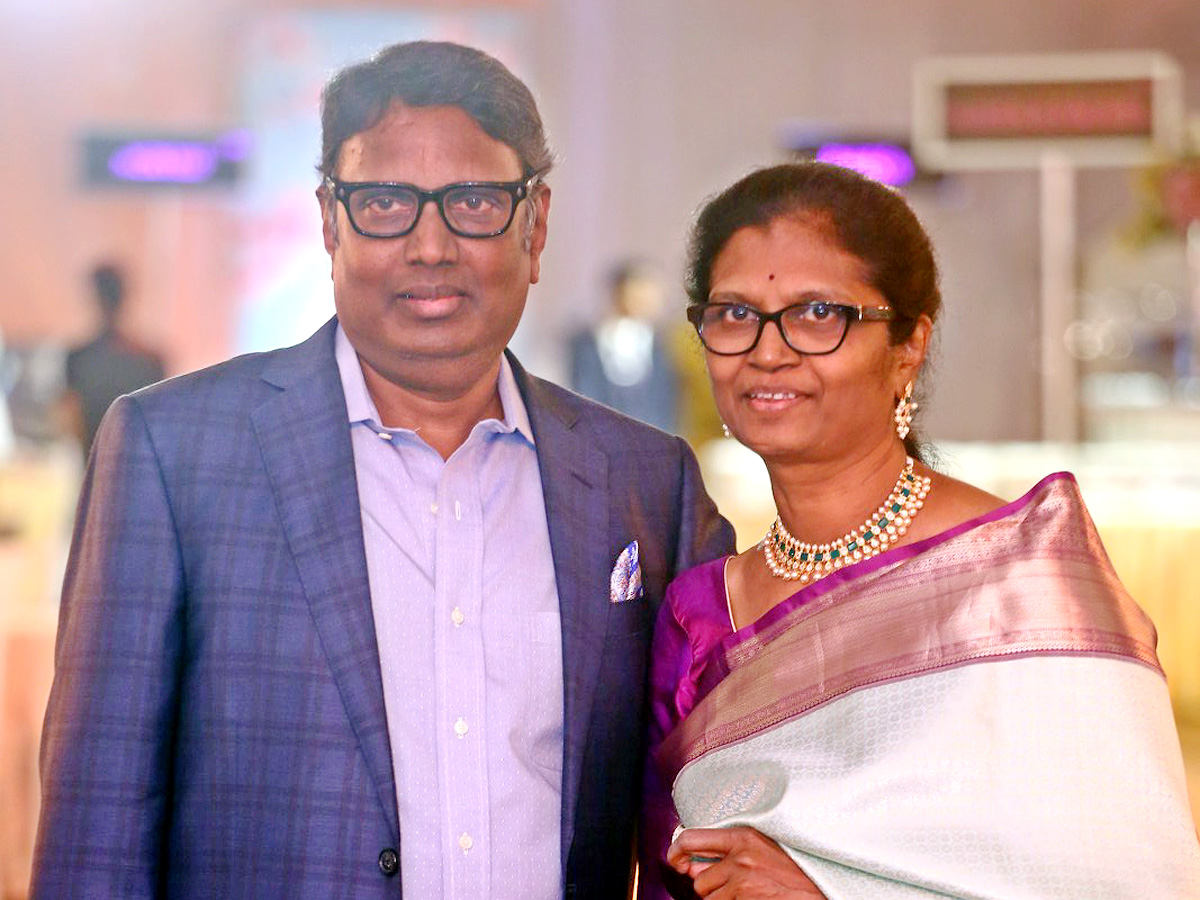 Director Gunasekhar Daughter Neelima Wedding Reception Photos   - Sakshi15