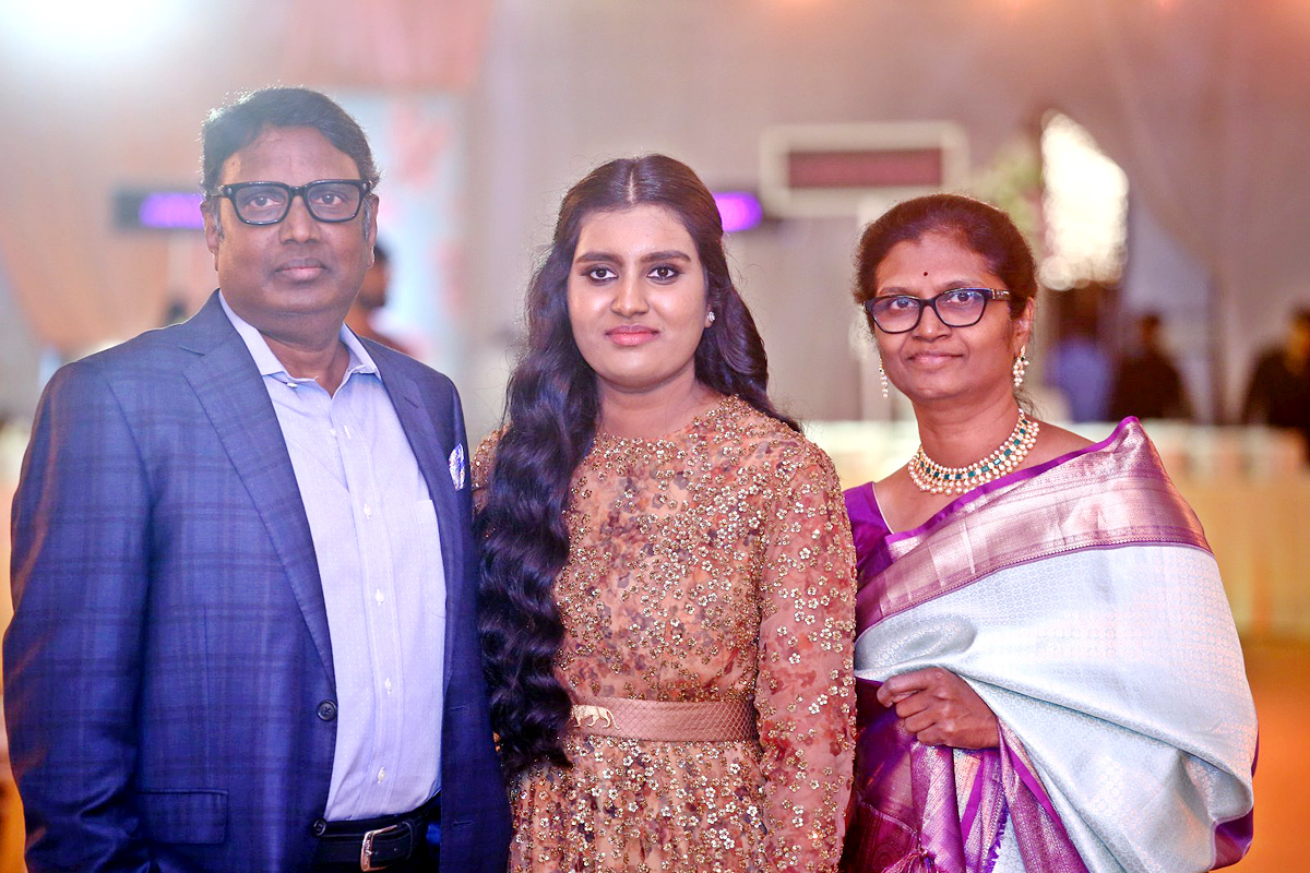 Director Gunasekhar Daughter Neelima Wedding Reception Photos   - Sakshi16