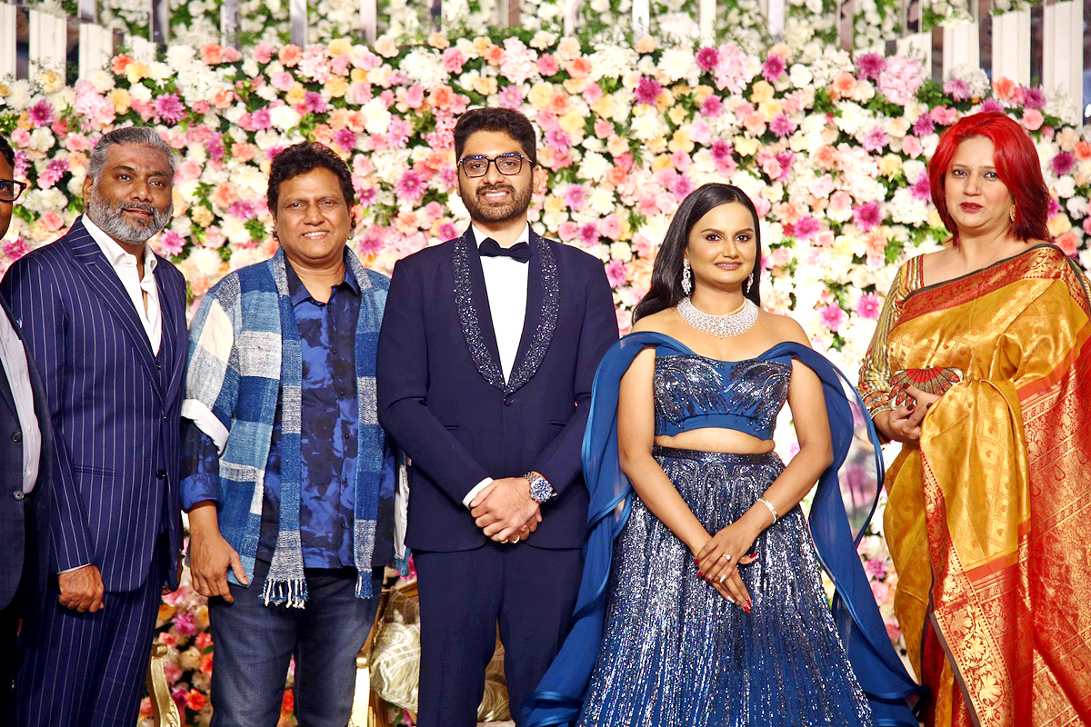 Director Gunasekhar Daughter Neelima Wedding Reception Photos   - Sakshi31