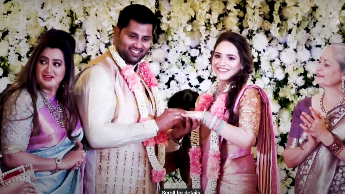 MP Sumalatha Abhishek Ambareesh Engagement - Sakshi11
